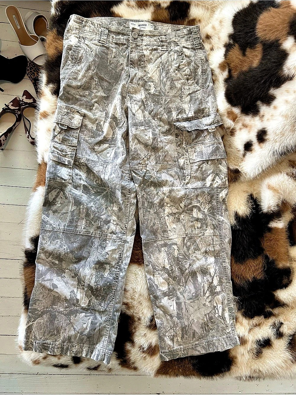 Hollister Super Baggy Cargo Pants Camo Gray & White W3 L32